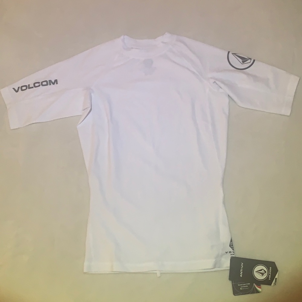 Volcom rashguard, fitted Men’s Medium, color white